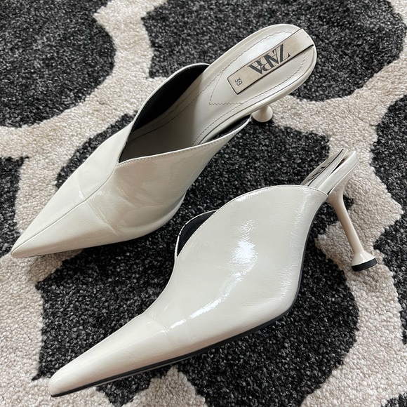 Zara White Pointy Heels - Size 39 - Picture 3 of 5